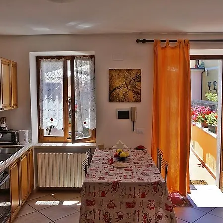 Apartment Antica Corte Albisano Torri Del Benaco